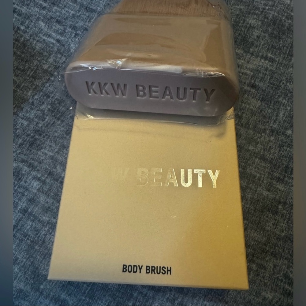 Kkw beauty bundle deal
Everything is new - Picture 3 of 14